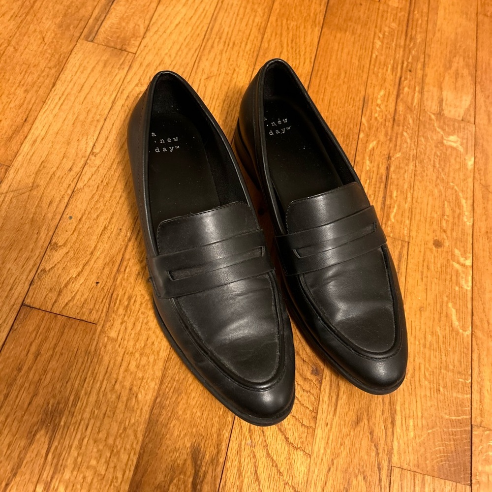 A New Day Women’s Black Loafers; size 8